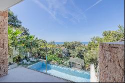 Ibizan style property a few minutes away from Barcelona