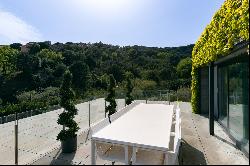 Spectacular design villa in one of the best areas of Alella.