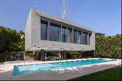 Spectacular design villa in one of the best areas of Alella.