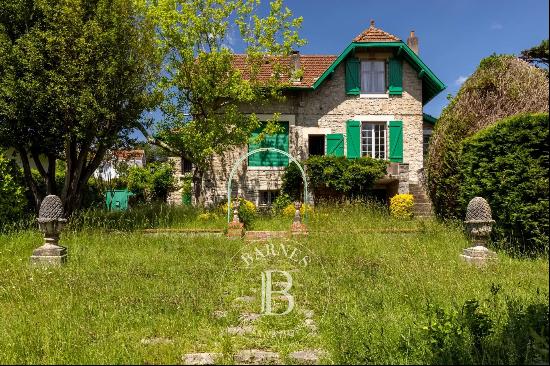 BIARRITZ PARC D'HIVER, BEAUTIFUL HOUSE BUILT IN 1917 ON A LARGE GARDEN