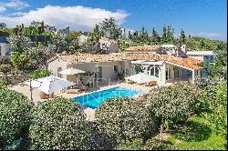 Mougins - Renovated villa in a private domain