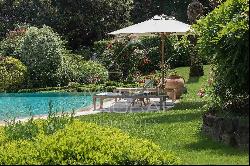 Mougins- Superb villa in a prestigious gated domain