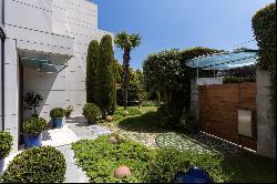 Beautiful avant-garde Villa. An oasis of privacy and elegance in Alella.