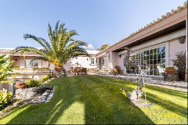 Beautiful four bedroom home in a quiet area near to Cascais and Estoril