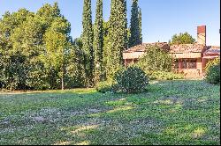 Fantastic villa to be renovated with a large garden in Santa Bárbara
