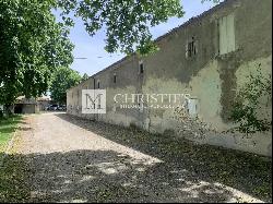 For sale at Sainte Foy La Grande, Magnificent 19th century castle to renovate in part