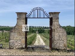 For sale at Sainte Foy La Grande, Magnificent 19th century castle to renovate in part