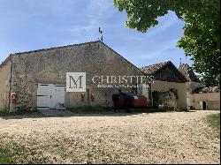 For sale, at Sainte Foy la Grande, Wine estate of character of 92ha in organic conversion