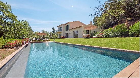 Ramatuelle- Brand new villa for sale near beaches and village.