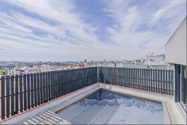Fantastic duplex penthouse with private swimming pool and panoramic views