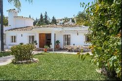 Villa for sale in Málaga, Marbella, Nueva Andalucía, Marbella 29660