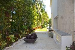 3639 - Cancún Zona Hotelera, Isla Dorada, Cancun 77500