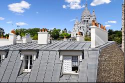 Montmartre : A two-room apartment with spectacular view on the Sacré-Coeur