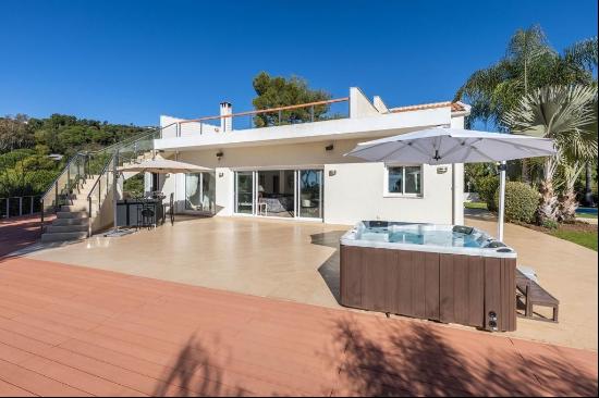 Fully renovated villa in the prestigious and safe community of E, Benahavis 29678