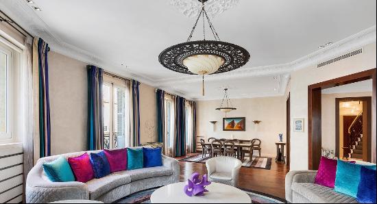 APARTMENT 8th (Golden Triangle - Parc Monceau)