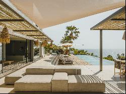 Secluded Seafront Luxury Villa