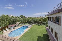 Majestic villa with large plot in Terramar (Sitges)