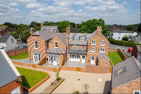 STUNNING family homes with LUXURY specification, DESIGNER kitchens, HIGH QUALITY bathrooms