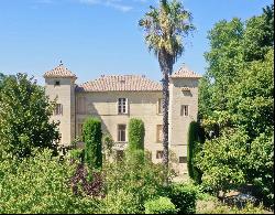 Uzès: Historical property from the 18th-century and its park, 5 minutes from the Place au