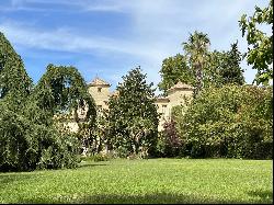 Uzès: Historical property from the 18th-century and its park, 5 minutes from the Place au