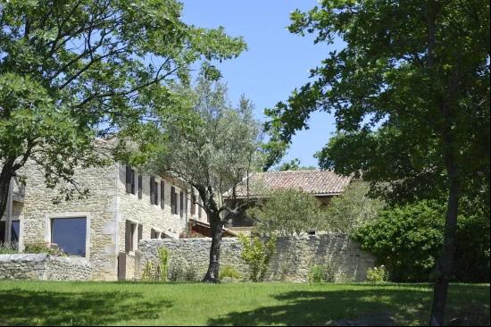 Stone farmhouse in absolute peace and quiet