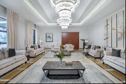 Luxury mansion villa in Umm Suqeim