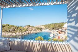 Charming seafront Villa for rent overlooking the tranquil bay of Portinatx-S. Ju