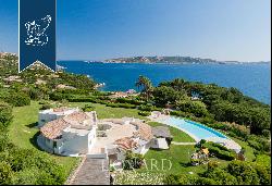 Luxurious, spectacular estate with an infinity pool and a view of the MAddalena archipelag