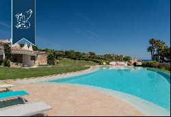 Luxurious, spectacular estate with an infinity pool and a view of the MAddalena archipelag