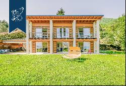 Charming villa in an exclusive panoramic position above Lake Garda