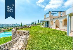 Estate in an elegant modern style a few steps away from the coast of San Felice Circeo, in