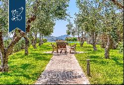 Estate in an elegant modern style a few steps away from the coast of San Felice Circeo, in