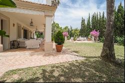 Elegant family villa with separate apartment in La Carolina, Mar, Marbella 29602