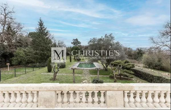 Magnificent 'Chartreuse' manor house, swimming pool, landscaped garden