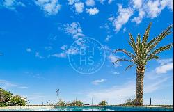 Beachfront villa with direct access to the Estepona promenade on, Estepona 29680