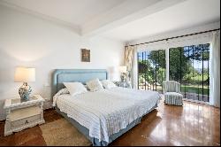 Beachfront villa with direct access to the Estepona promenade on, Estepona 29680