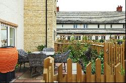 Cotswold Gate, Shilton Road, Burford, Oxfordshire, OX18 4PA