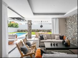 Brand-new villa just steps to the beach in San Pedro Playa, Marbella 29670