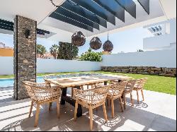 Brand-new villa just steps to the beach in San Pedro Playa, Marbella 29670