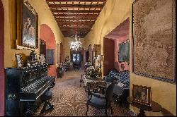 19th Century Palace of Renaissance style ideal for a charming hotel