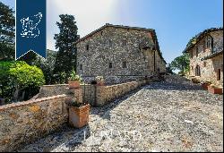 Luxury relais for sale on the sweet rolling hills between Siena and San Gimignano