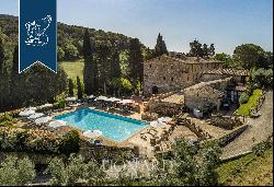 Luxury relais for sale on the sweet rolling hills between Siena and San Gimignano