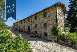 Luxury relais for sale on the sweet rolling hills between Siena and San Gimignano