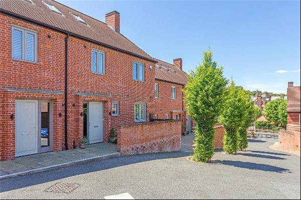 Diamond Court, Old Amersham, Buckinghamshire, HP7 0BY