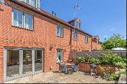 Diamond Court, Old Amersham, Buckinghamshire, HP7 0BY