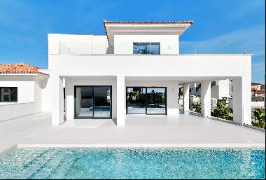 Luxury detached Villa in Los Montesinos Alicante