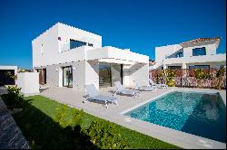 Luxury Villa w/ Pool Near Beac