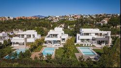 Private development of only 9 contemporary brand-new villas in E, Estepona 29680