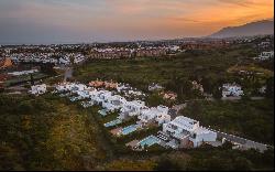 Private development of only 9 contemporary brand-new villas in E, Estepona 29680