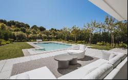 Private development of only 9 contemporary brand-new villas in E, Estepona 29680